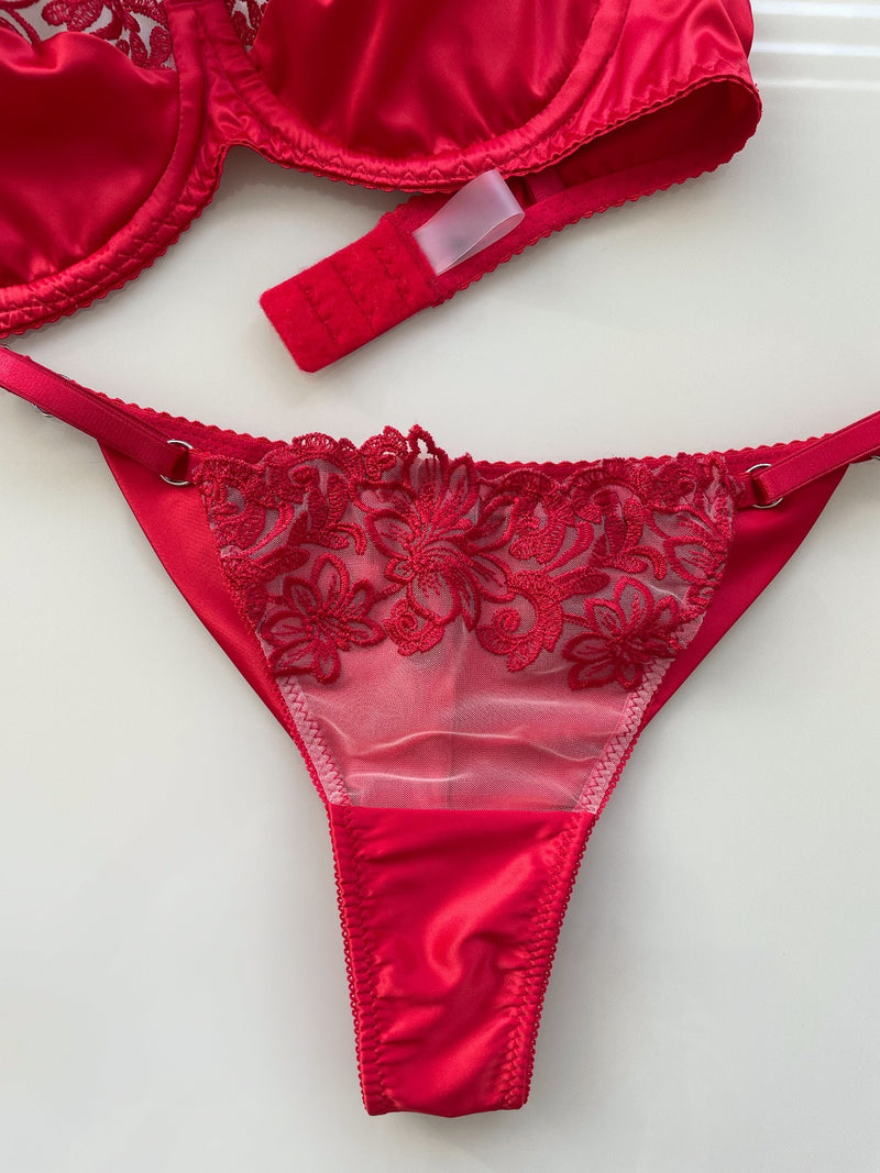 Ruby red lingerie set - Angies Showroom
